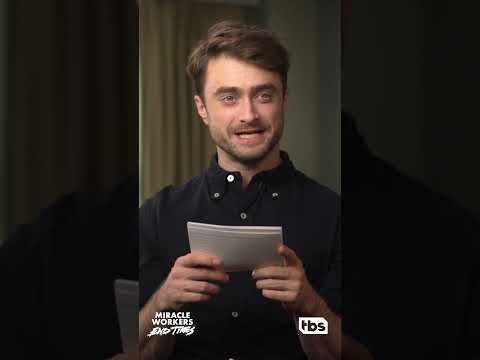 Daniel Radcliffe reads tweets?#MiracleWorkersEndTimes | TBS