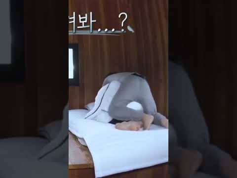 Cuando Tae tiene que despertar a Jungkook 😍🤣