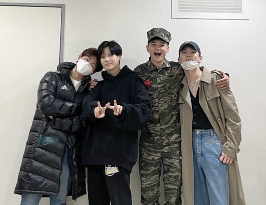 SHINee is preparing a comeback! SHINee is preparing a comeback!