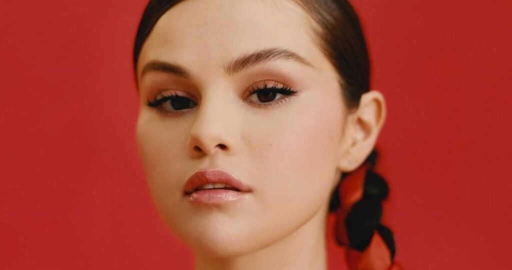 Selena Gomez repudiates the inaction of Facebook and Instagram regarding anti-vaccine information