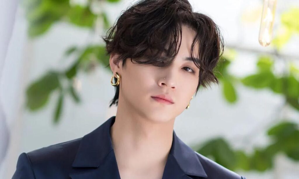 Discover the details of Jay B's solo mini-album