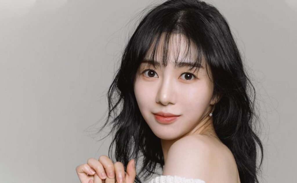 How is former AOA member Mina doing after attempting suicide?