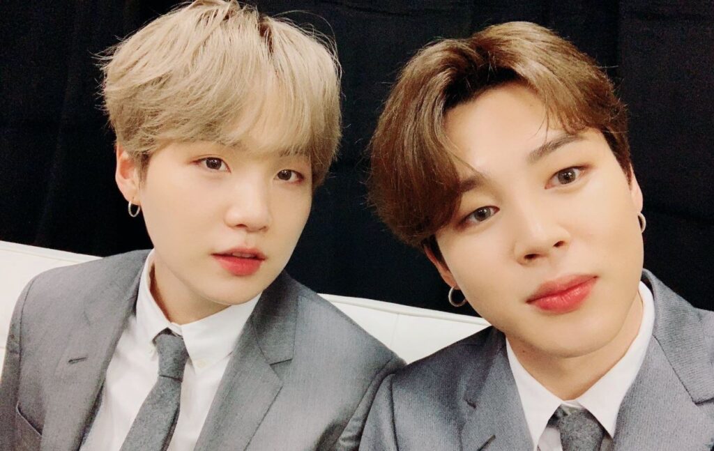 Suga shares sassy photo washing his clothes with Jimin's abs
