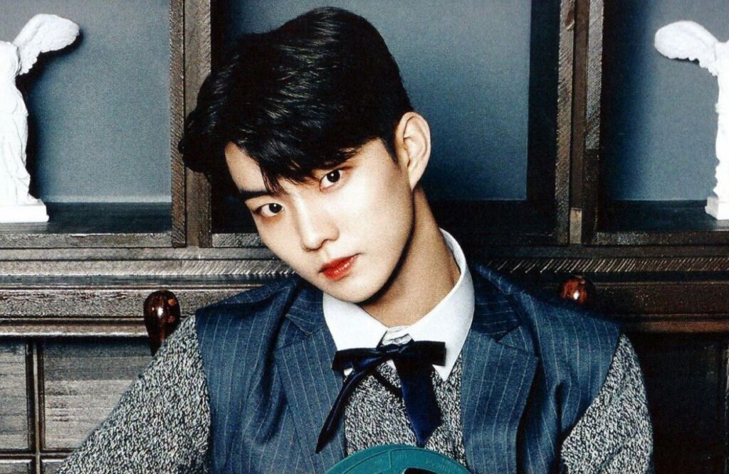 The Boyz's Q breaks down in tears during a fan meeting