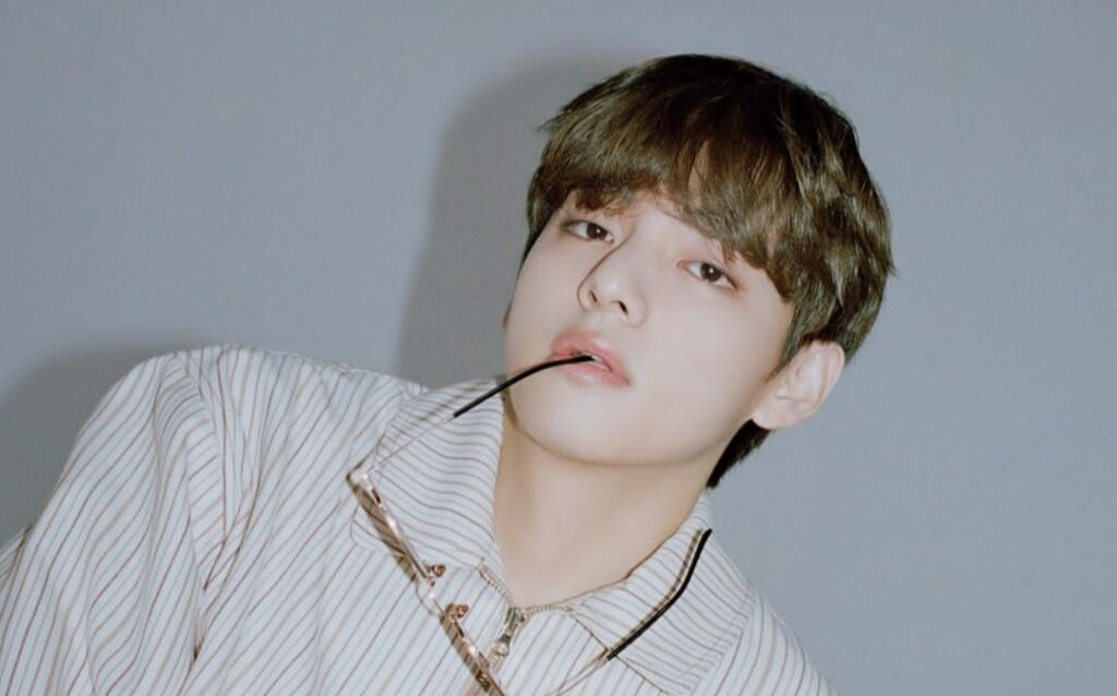 BTS: V captivates ARMY with selfie after two years of not doing it and shows off LUXURIOUS wine