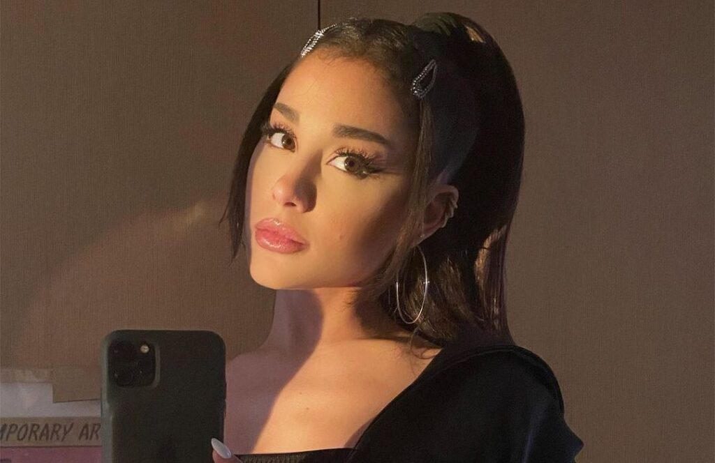 Ariana Grande donates $5 million for free mental health treatment