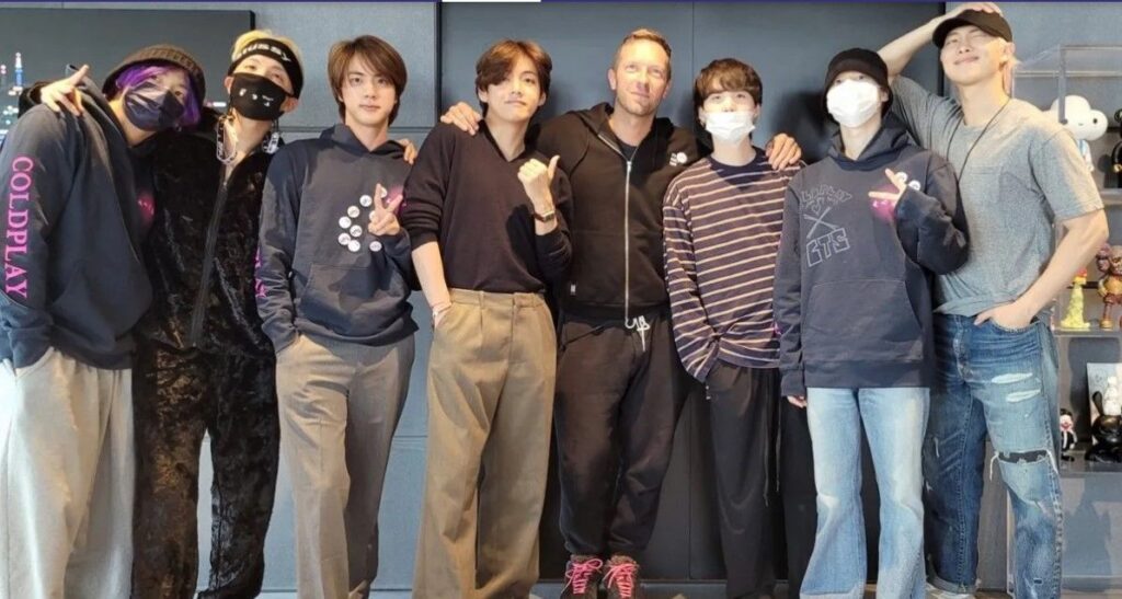 Coldplay takes BTS on video to performance “My Universe”