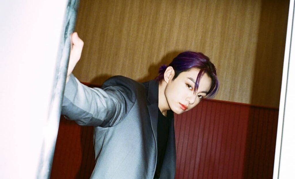 Harsh criticism continues in Korea of BTS' JungKook and demands lawsuit for "misleading advertising"