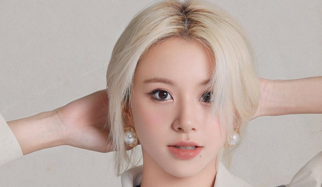 TWICE's Chaeyoung sings a cover of Justin Bieber's song "Off My Face"