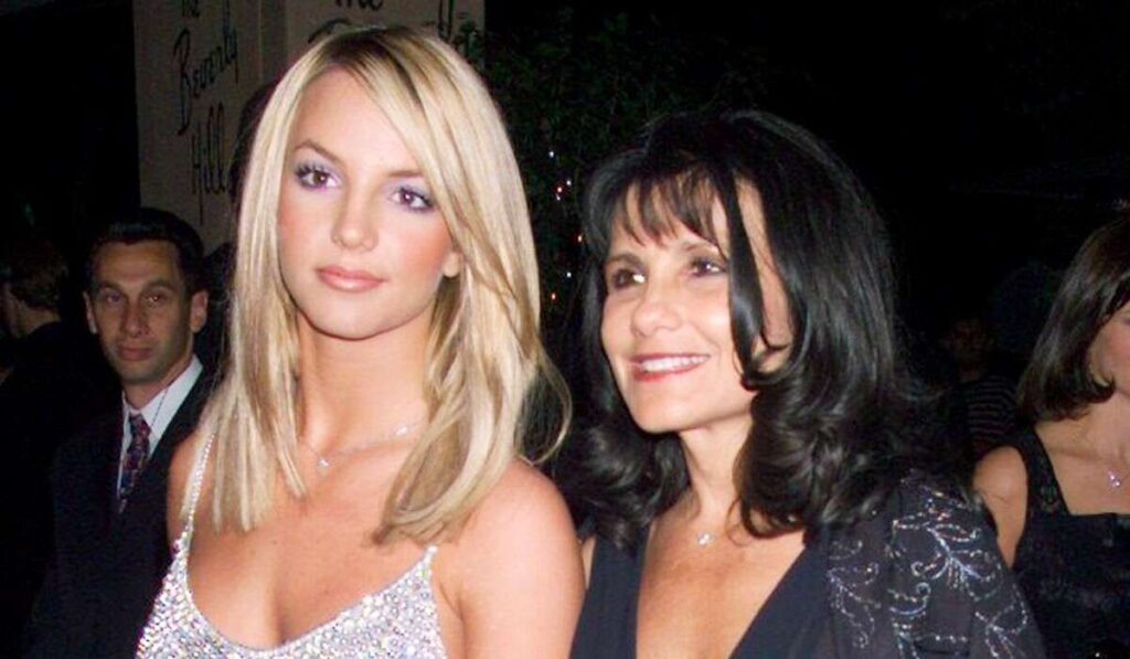 Britney Spears' mother sues her daughter for $ 840,000