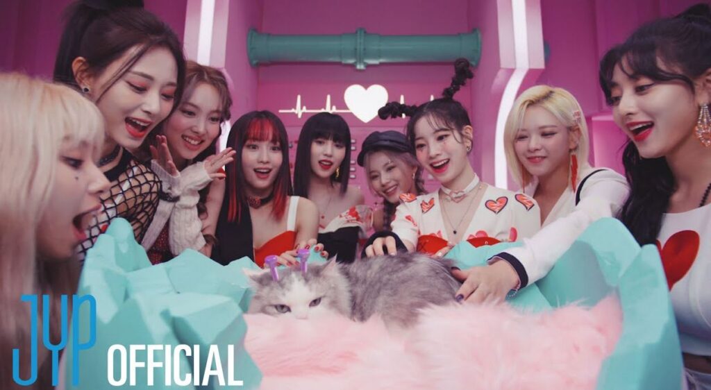 TWICE makes first performance of “SCIENTIST”