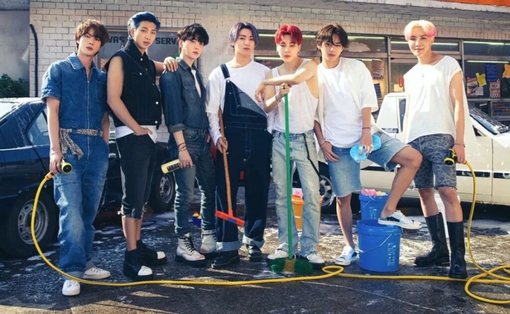 BTS's funniest falls and incidents on stage