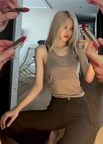 BLACKPINK's Rosé shows her love for Harry Styles with this detail