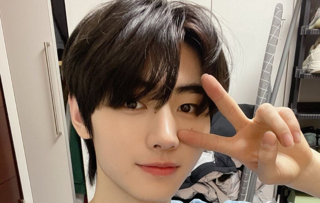 ENHYPEN's Sunghoon is put on hiatus from the group after clinical surgery