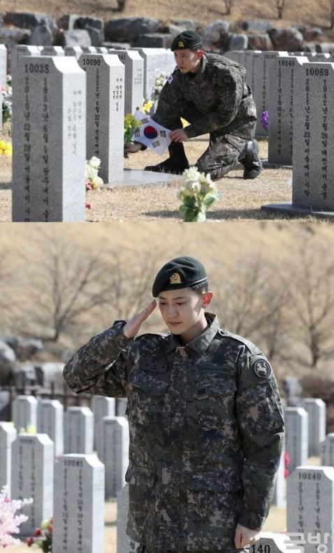 EXO's Chanyeol visits his grandfather's grave and brings fans to tears over the sad scene