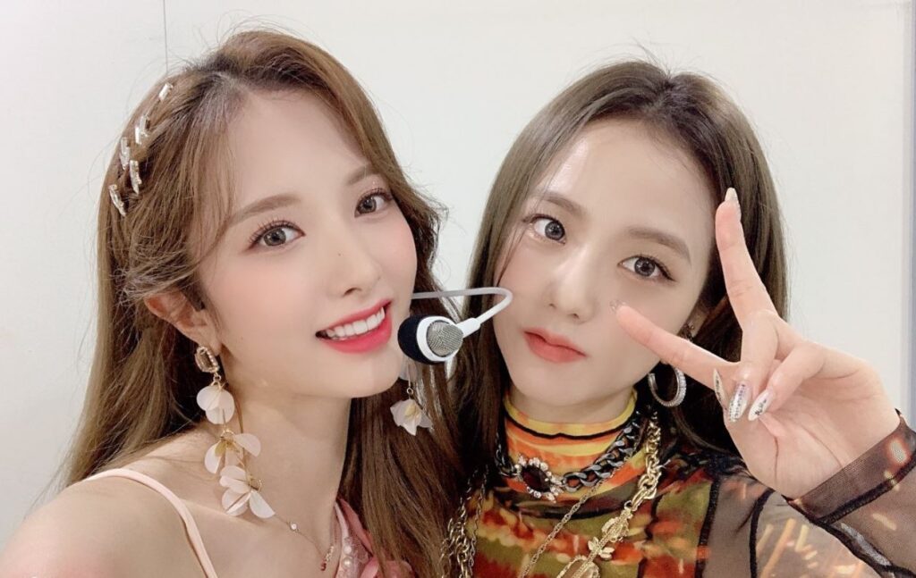 BLACKPINK's Jisoo has an adorable date with Cosmic Girls' Bona