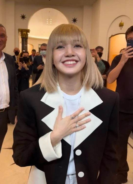 BLACKPINK's Lisa is caught wearing engagement ring and sparks wedding rumors