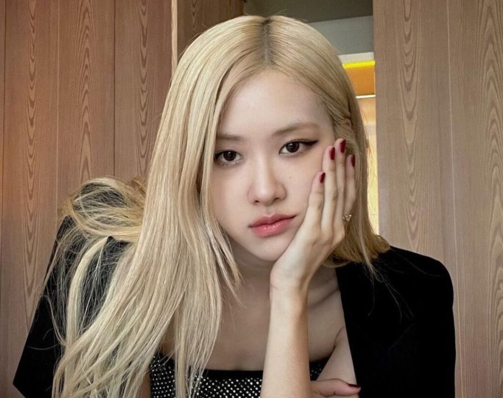 BLACKPINK's Rosé attended the pre-Oscar party. Check the photos