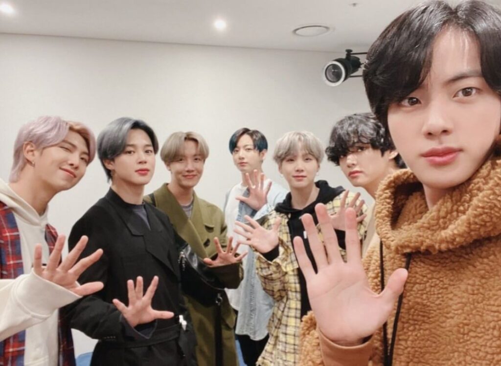BTS have a meal on 1 billion views board for 'Dynamite' BTS have a meal on 1 billion views board for 'Dynamite'