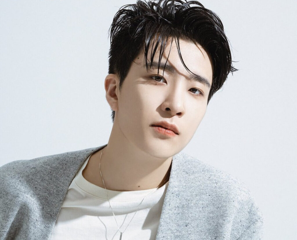 GOT7's Youngjae is surprise from his groupmates while first solo fanmeeting