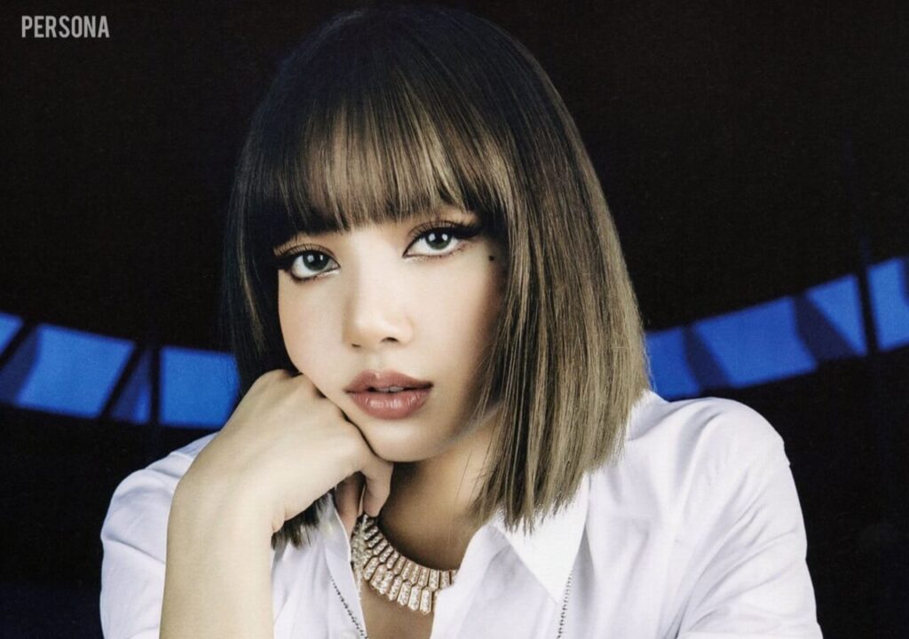 BLACKPINK's Lisa returns to Thailand to reunite with her family