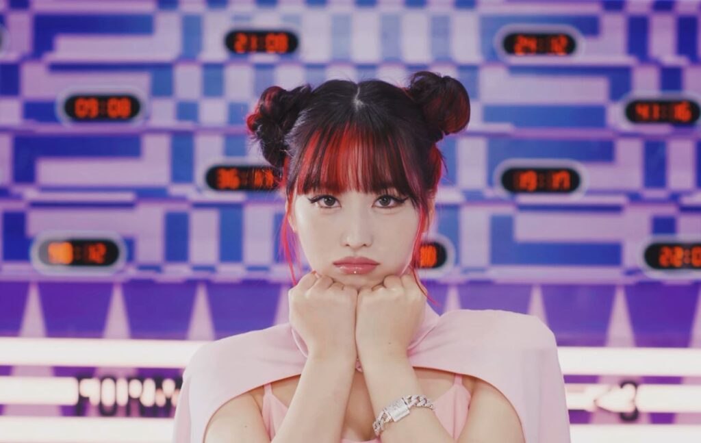 Momo suffered a dangerous accident before TWICE's last concert in the U.S.