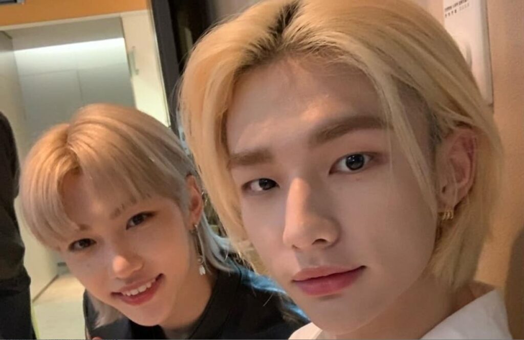 Stray Kids' Felix teaches Hyunjin how to use TikTok and now he's addicted to the app