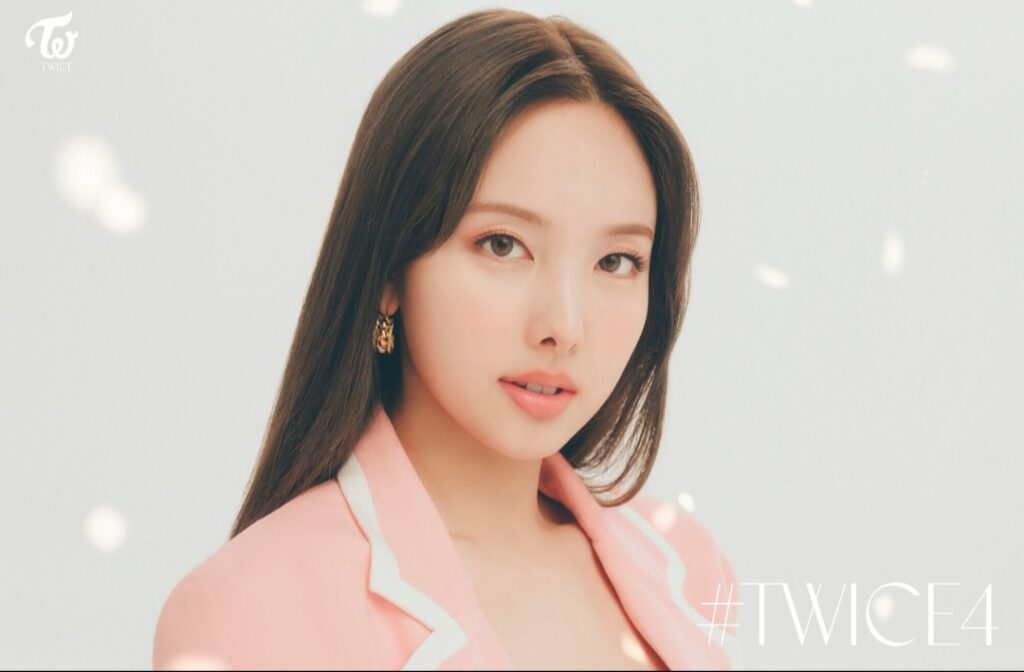 TWICE's Nayeon surprises with messages in Spanish TWICE's Nayeon surprises with messages in Spanish