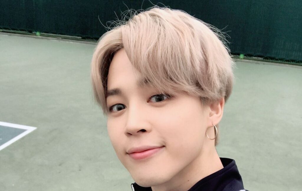 The unsual habit of BTS' Jimin during live transmissions