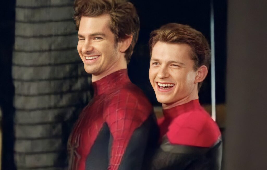 Tom Holland puts his manhood in Andrew Garfield's back for this Behind the Scenes picture