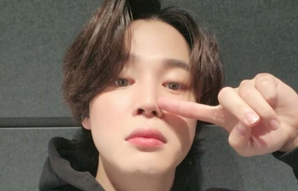 When BTS' Jimin introduced his "girlfriend" for the first time and it was all caught on video