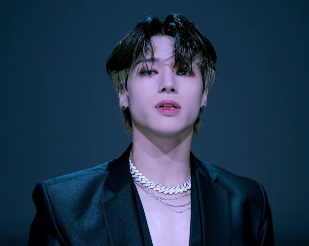 ATEEZ's Wooyoung gets hurt from concert in Spain