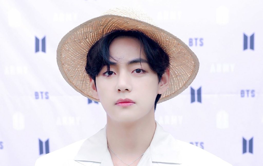 BTS: It's revealed that the first kiss of V was with one of the members