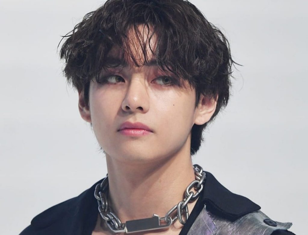 BTS' fan received a gift from Taehyung in PTD Las Vegas concert