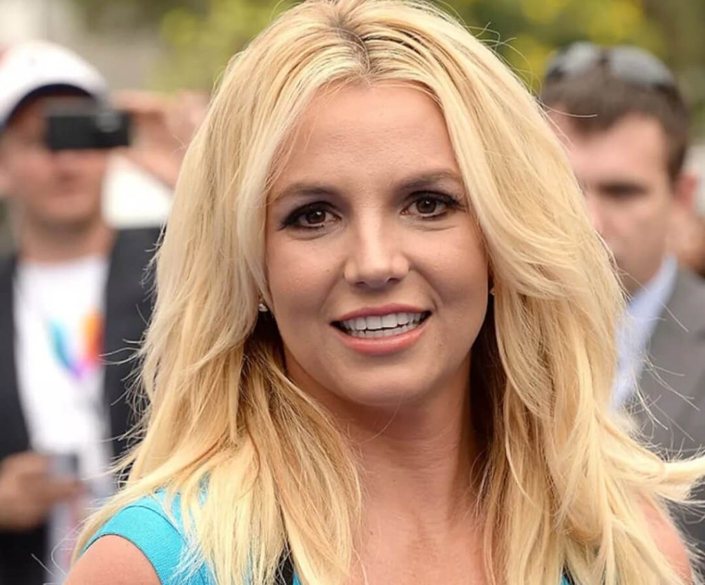 Britney Spears reveals that she is pregnant on networks