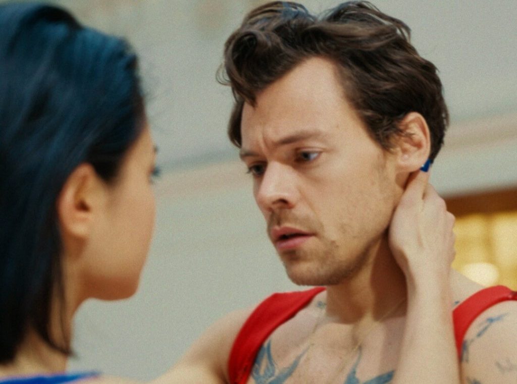 Harry Styles enters the Guinness Book for the premiere of 'As It Was'