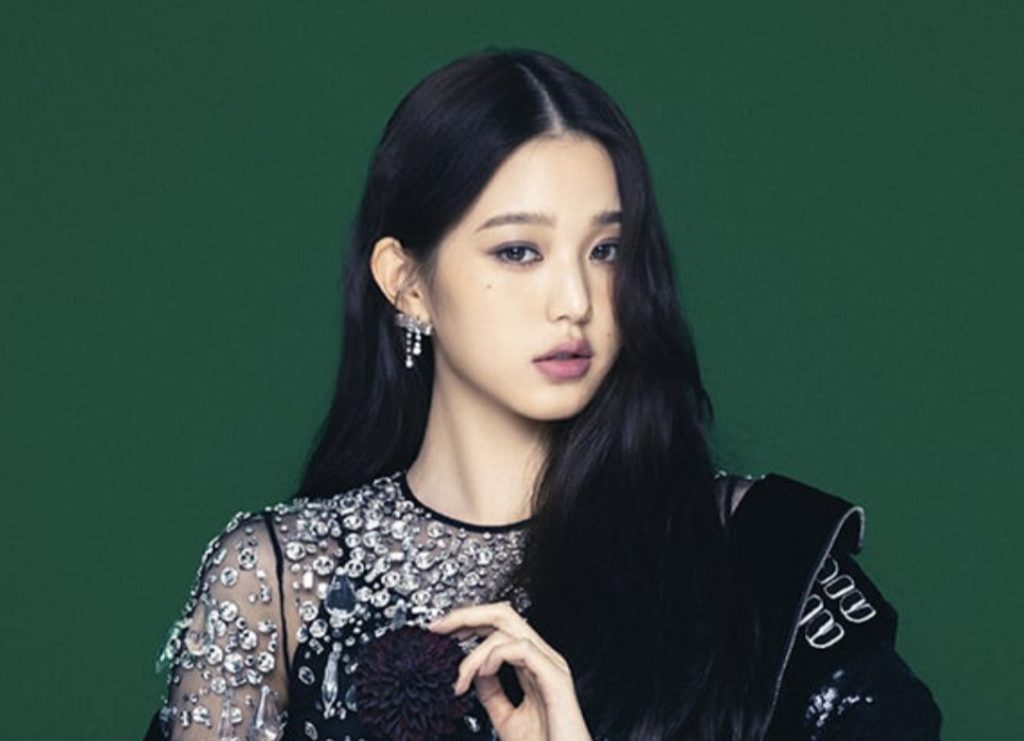 IVE's Wonyoung worries her fans with her physical appearance