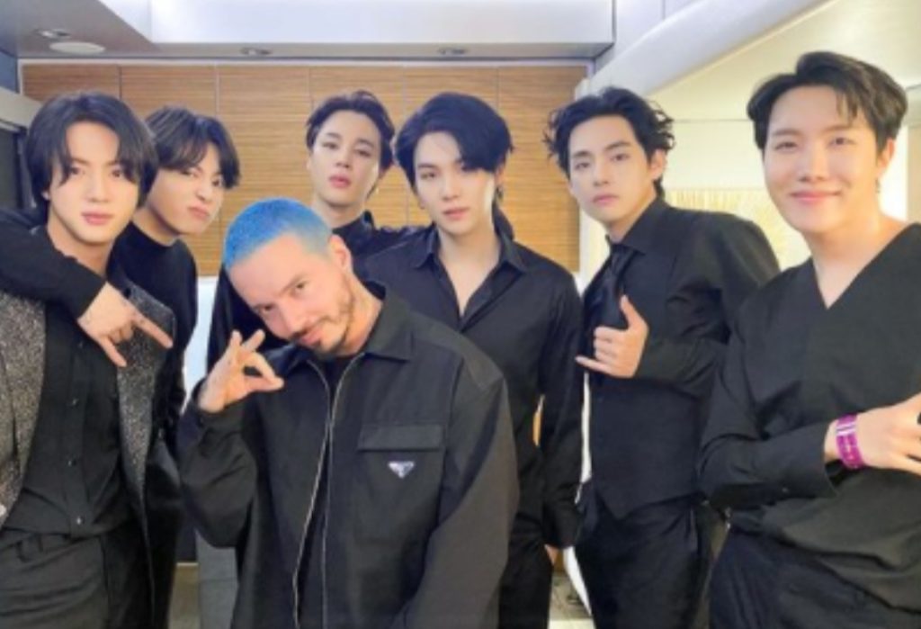 Post by J Balvin initiates theory of collaboration with BTS