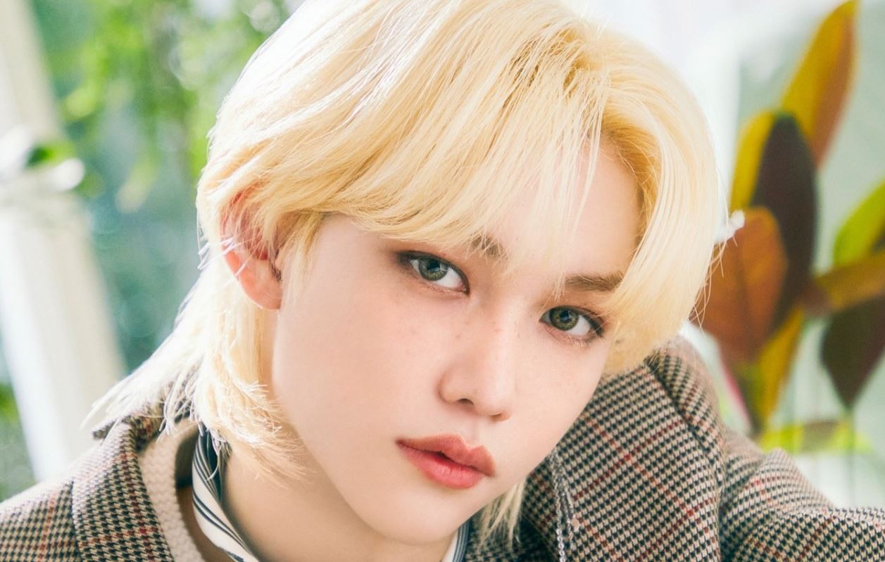 Stray Kids' Felix is the cutest while trying to hide his new hair color