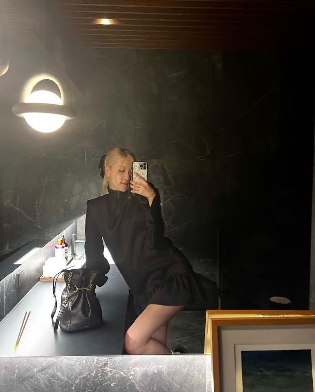 BLACKPINK: Jisoo shows her love for Rosé in public by doing this