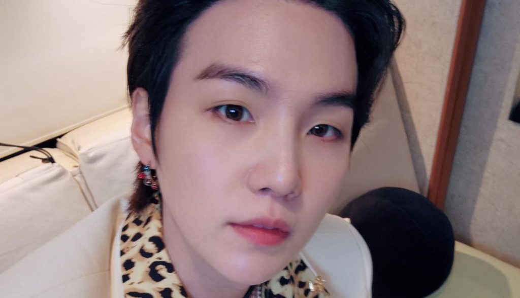 BTS' Suga responds to fan who threatened to sue him and the netizens can't get over it