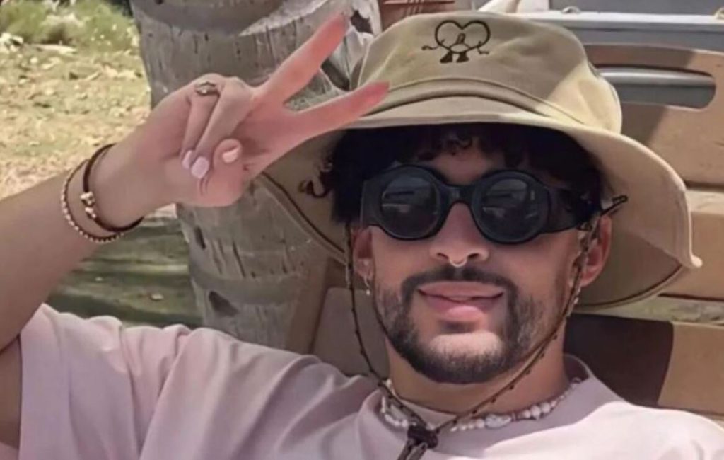 Bad Bunny - 'Un Ratito' English Translation Lyrics and real meaning behind it