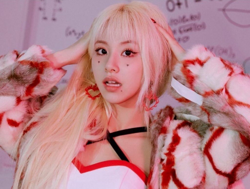 TWICE's Chaeyoung fulfills her dream after leaving a letter to Tim Burton TWICE's Chaeyoung fulfills her dream after leaving a letter to Tim Burton