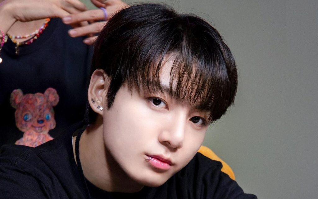 BTS' Jungkook wrote a message to a very special fan for this reason