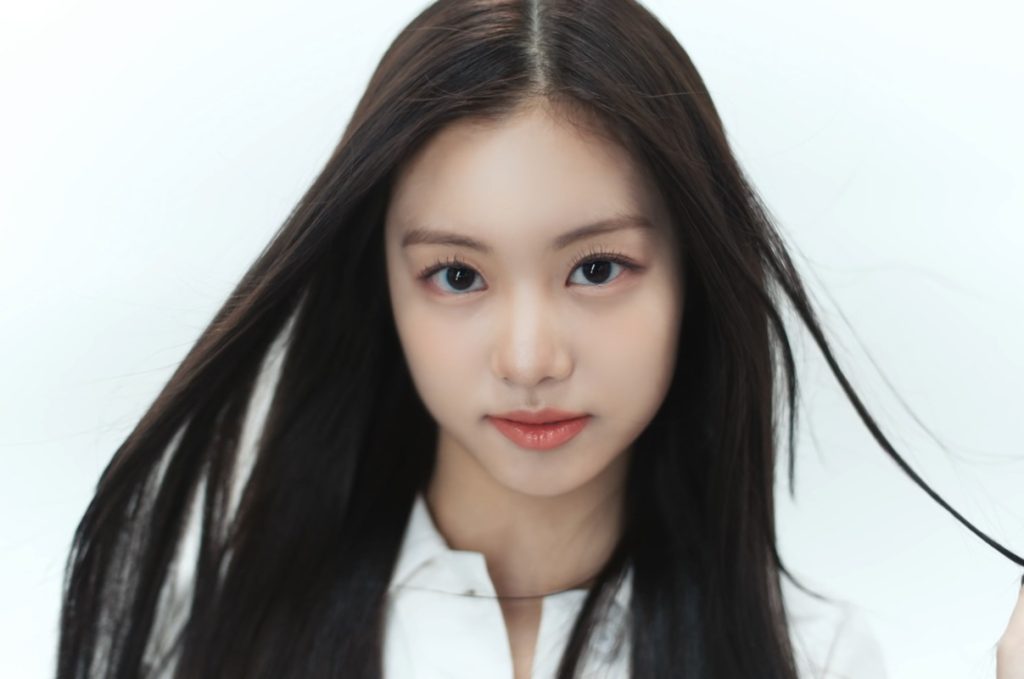 HYBE heavily criticized for LE SSERAFIM's Kim Garam appearing in magazine