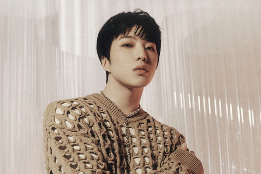 WINNER's Kang Seung Yoon injures ankle, group to take break for his recovery