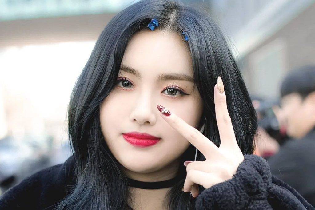 Everglow's Aisha has suffered a deterioration in her health and the group will continue with 4 members