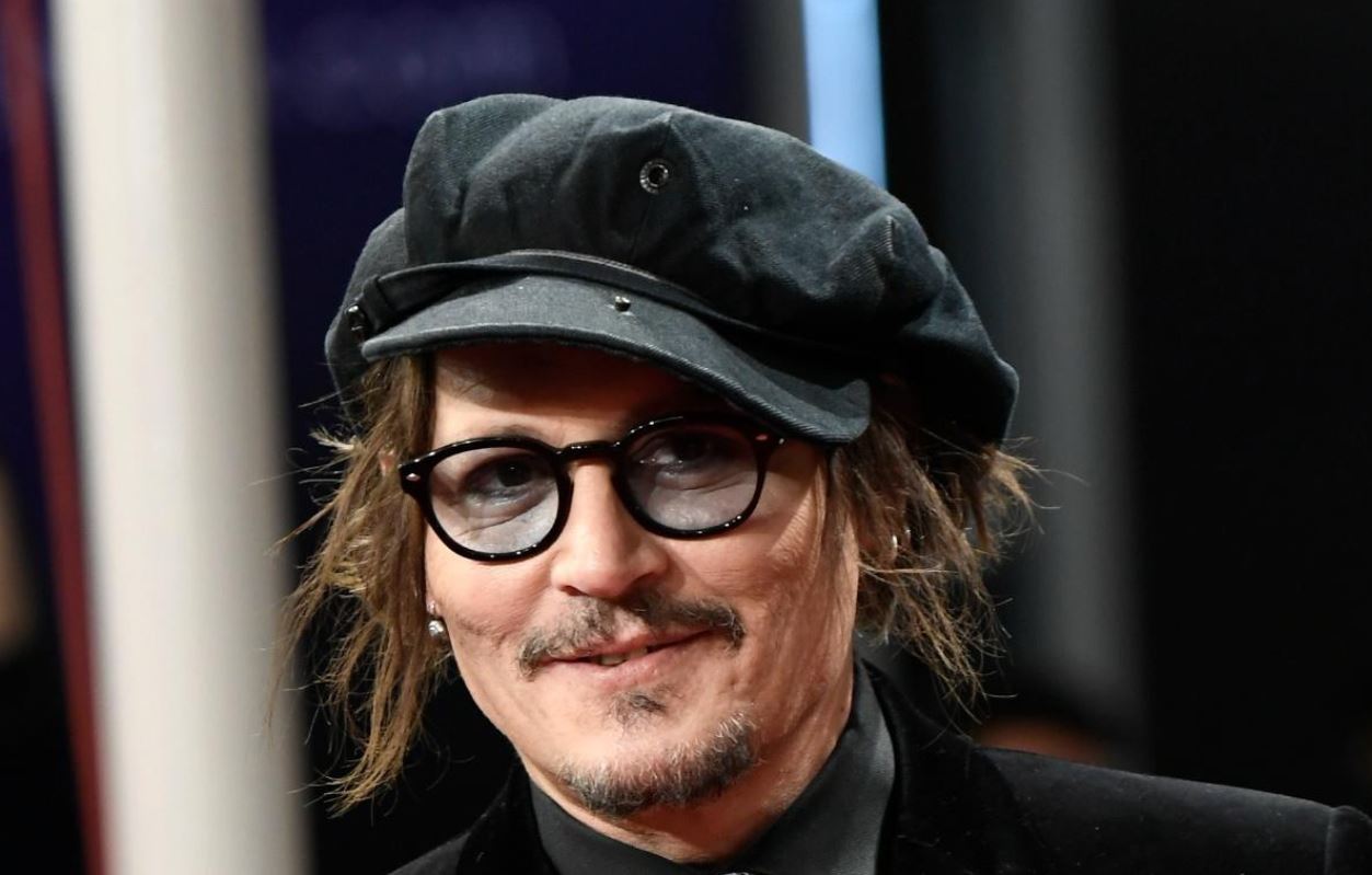 Johnny Depp makes TV reappearance at the MTV VMAs 2022