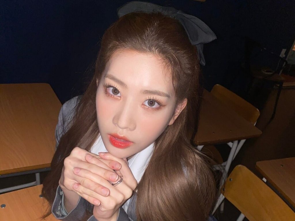 LOONA's Kim Lip came out of 'Meet & Greet' crying and Haseul said she won't come back on stage