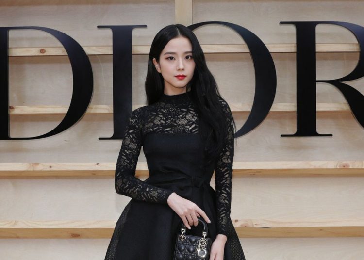 Jisoo commentary tweet FT. Dior Princess - Black To The Pink - Quora
